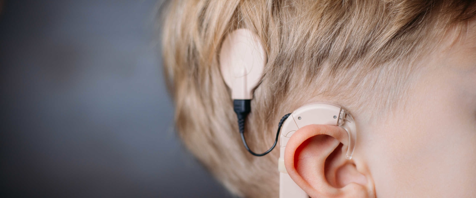 What does a speech pathologist do for hearing loss?